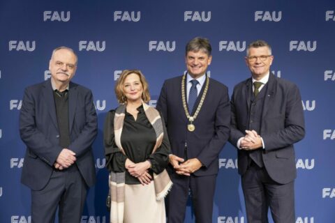 Towards entry "Prof. Dr. Peter Dabrock has earned the Medal of Merit from the FAU"