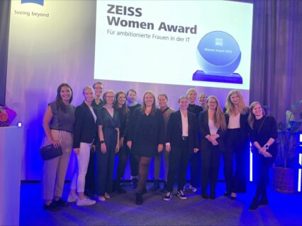 Zum Artikel "EmpkinS student Victoria Müller under Top 10 ZEISS Women Award!"